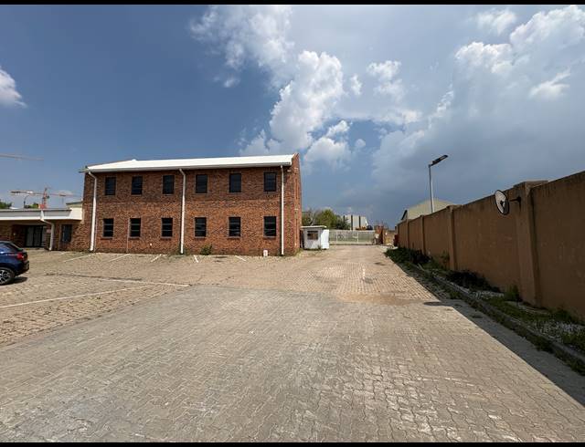 2,424M² WAREHOUSE TO LET IN SPARTAN
